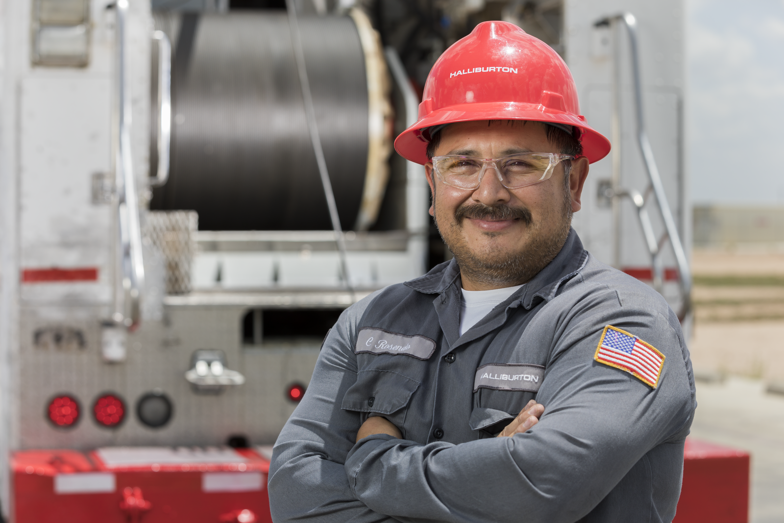 Fingers pointing at screen with wireline evaluations